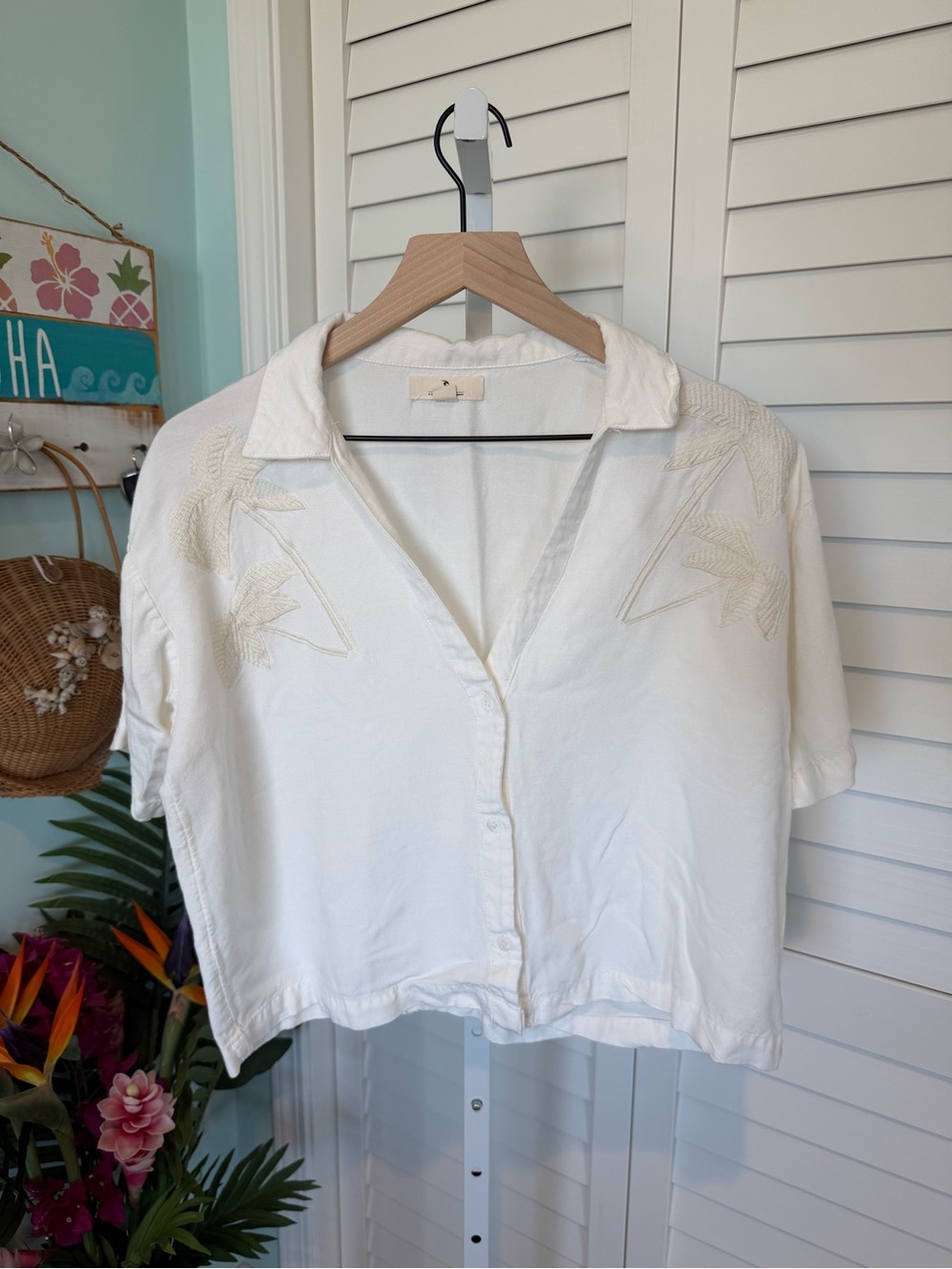 Women's Rip Curl White Embroidered Short Sleeve V-Neck Camp Shirt
